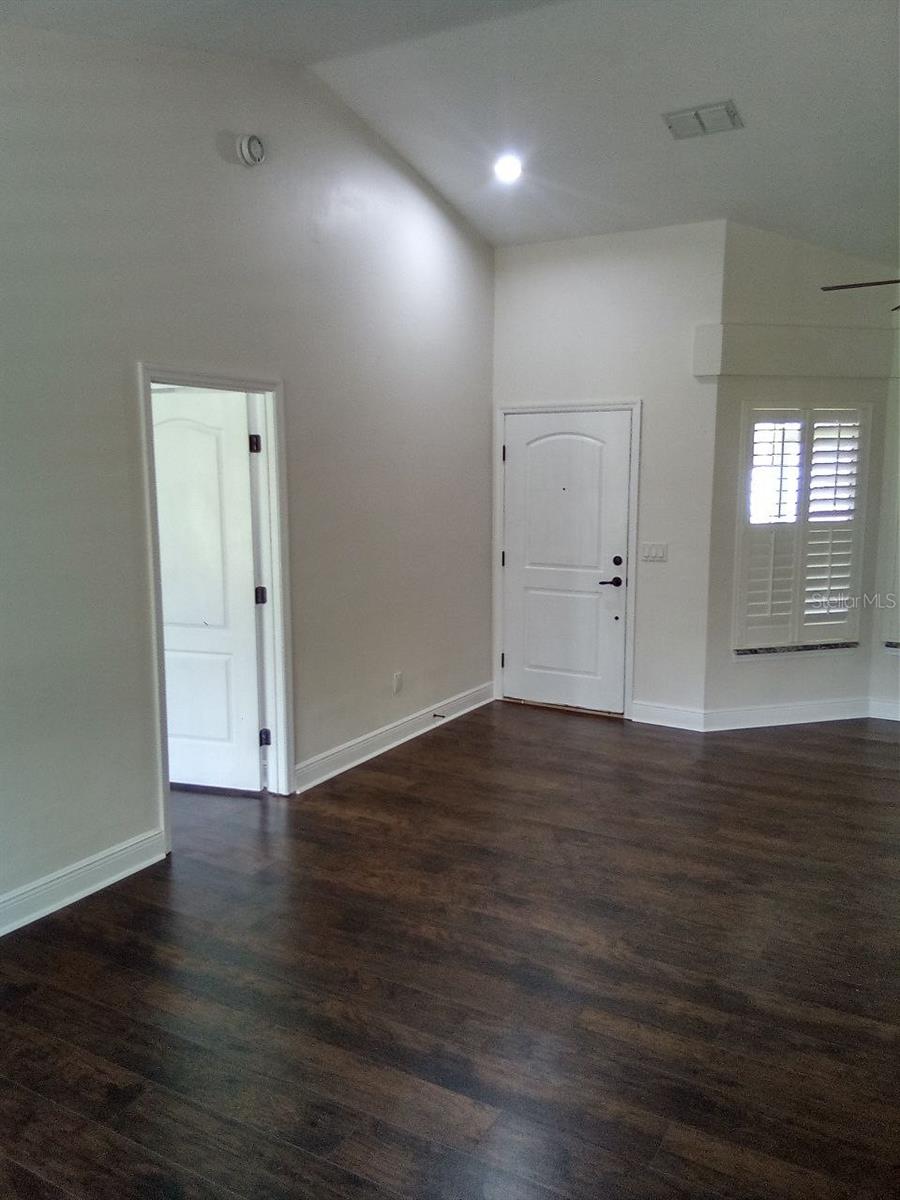 Image 2 of 21 For 4107 Eliot Place