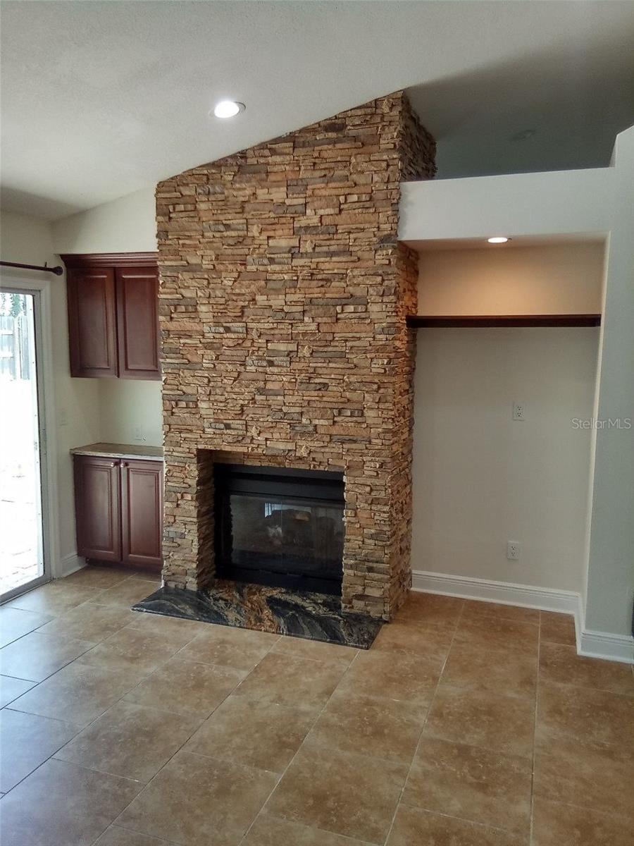 Image 9 of 21 For 4107 Eliot Place