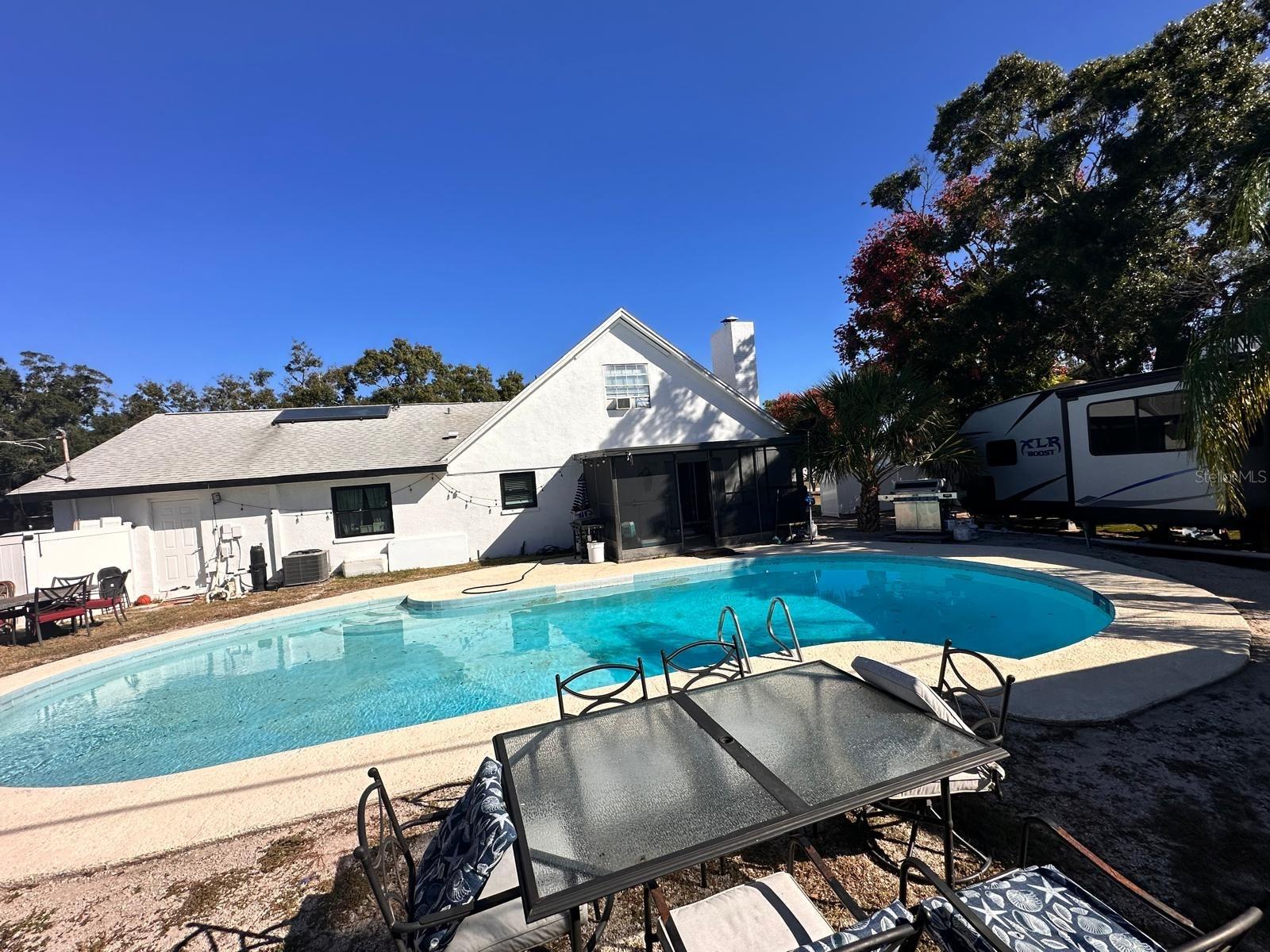 Image 12 of 50 For 613 Royal Crest Way