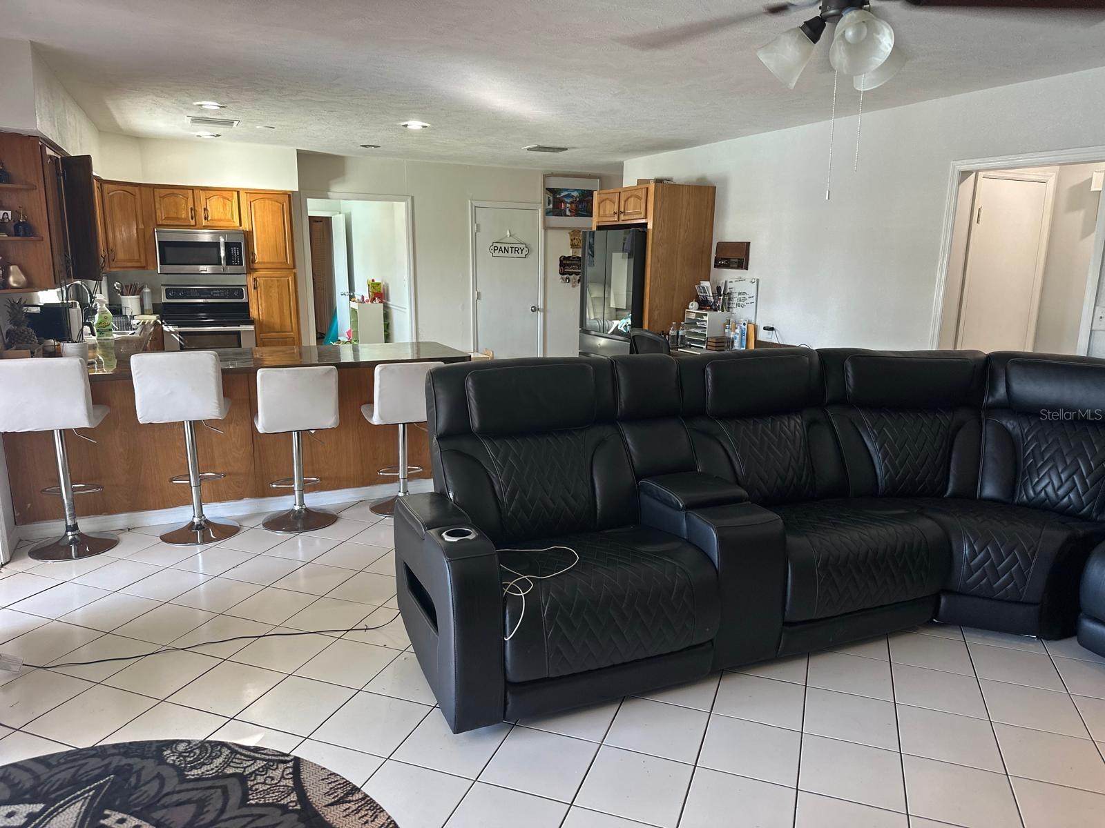 Image 17 of 50 For 613 Royal Crest Way