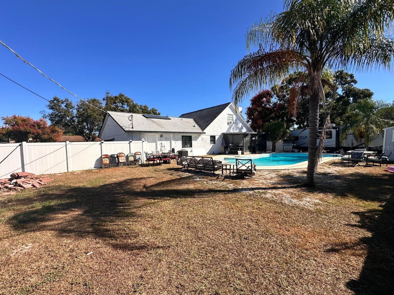 Image 24 of 50 For 613 Royal Crest Way