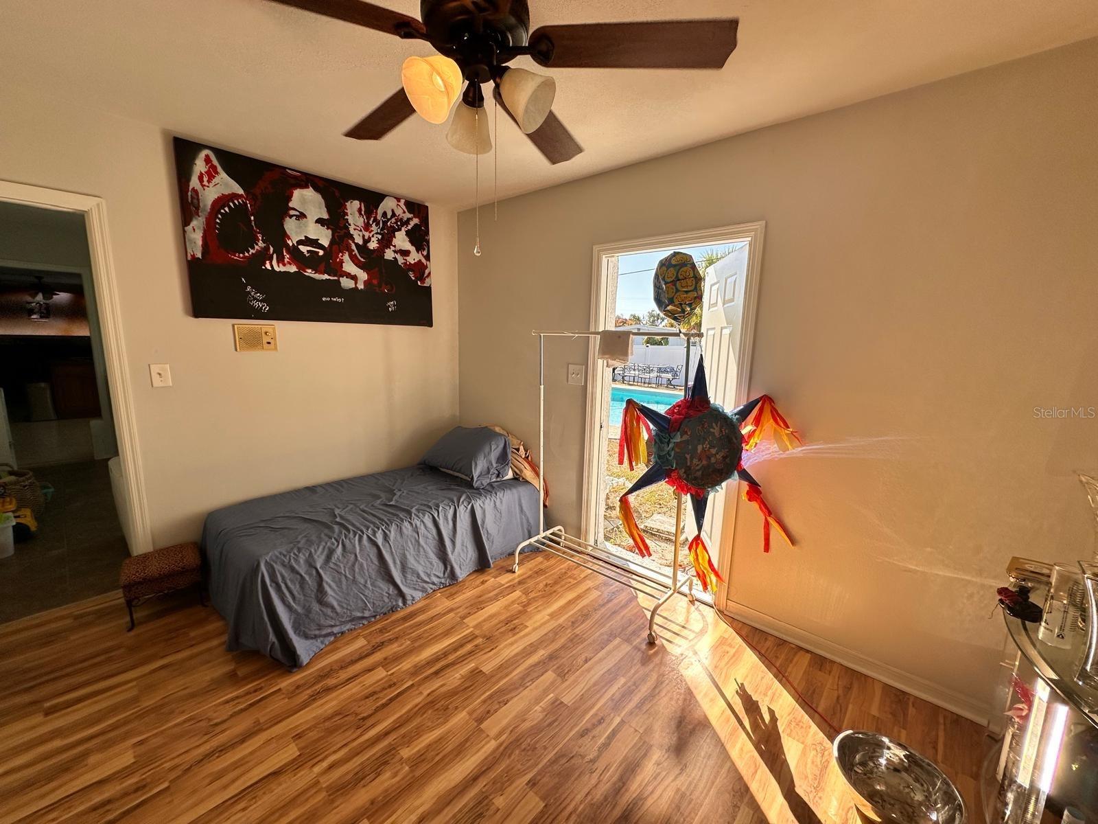 Image 25 of 50 For 613 Royal Crest Way