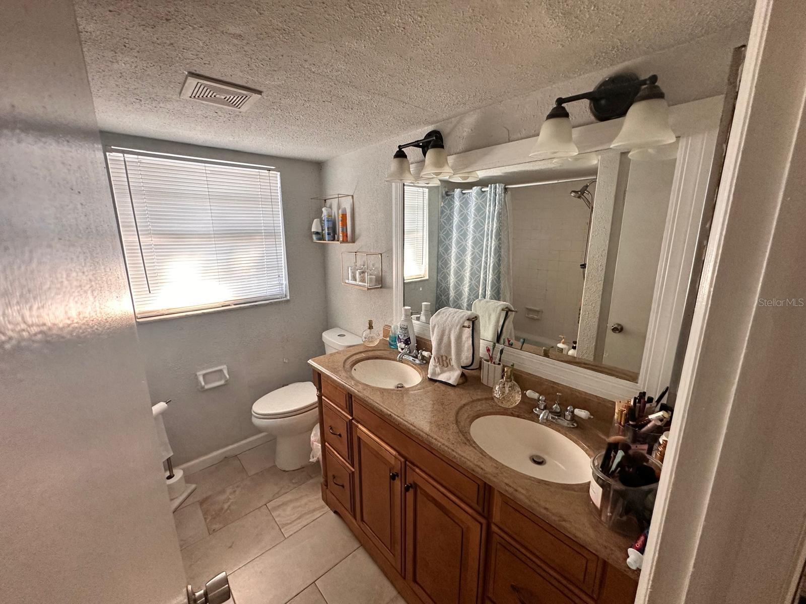 Image 29 of 50 For 613 Royal Crest Way