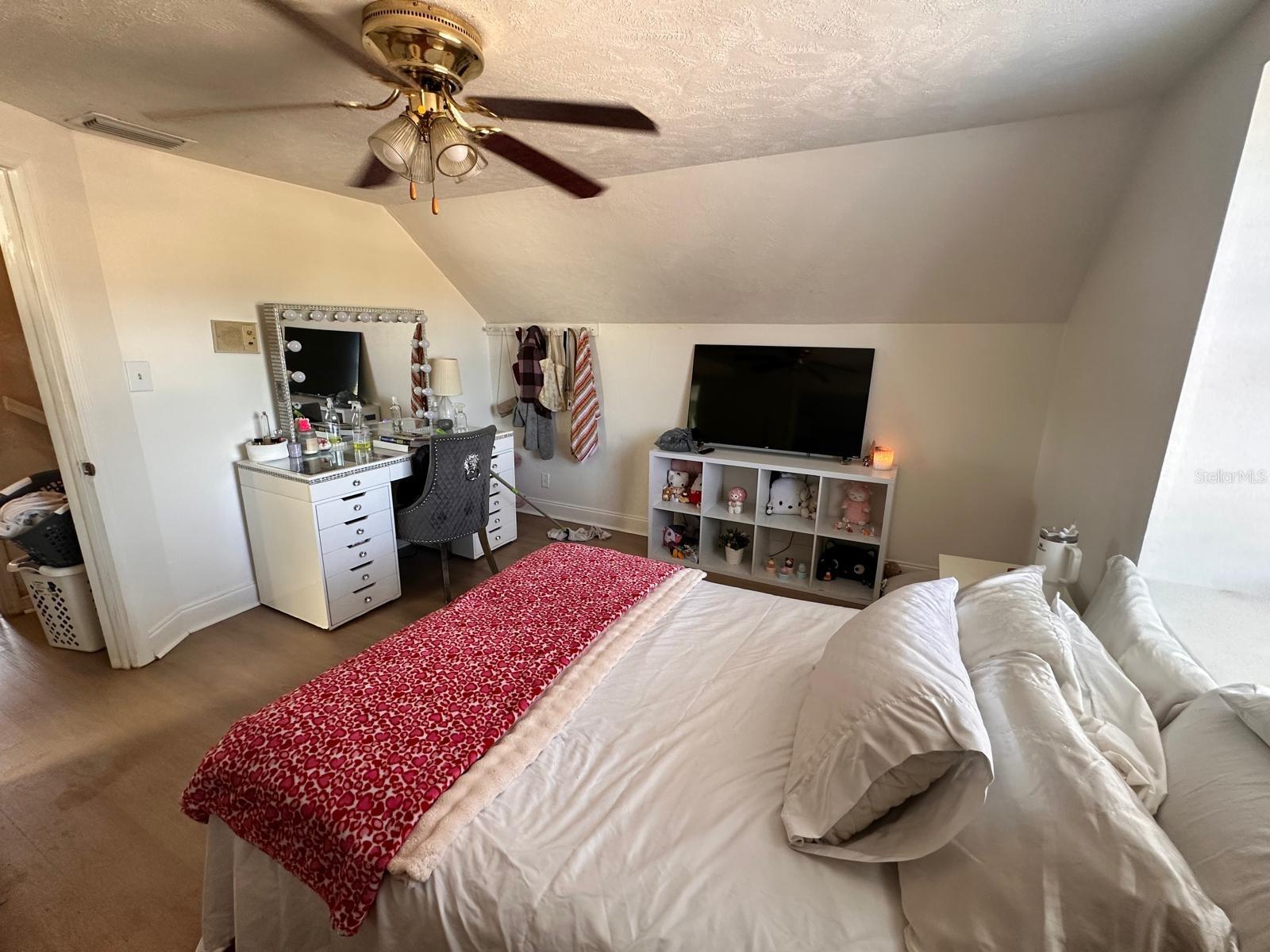 Image 38 of 50 For 613 Royal Crest Way