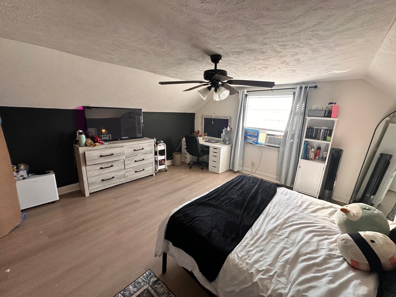 Image 41 of 50 For 613 Royal Crest Way