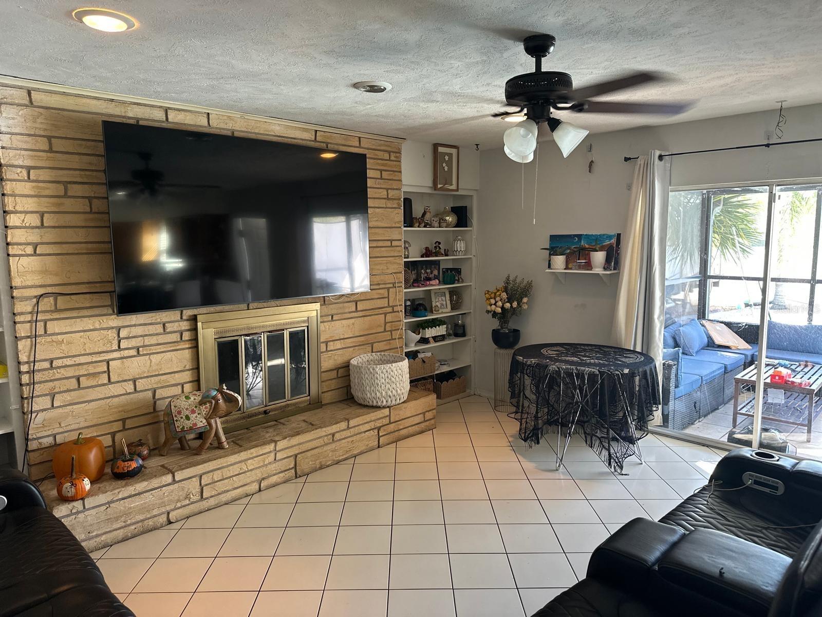 Image 49 of 50 For 613 Royal Crest Way