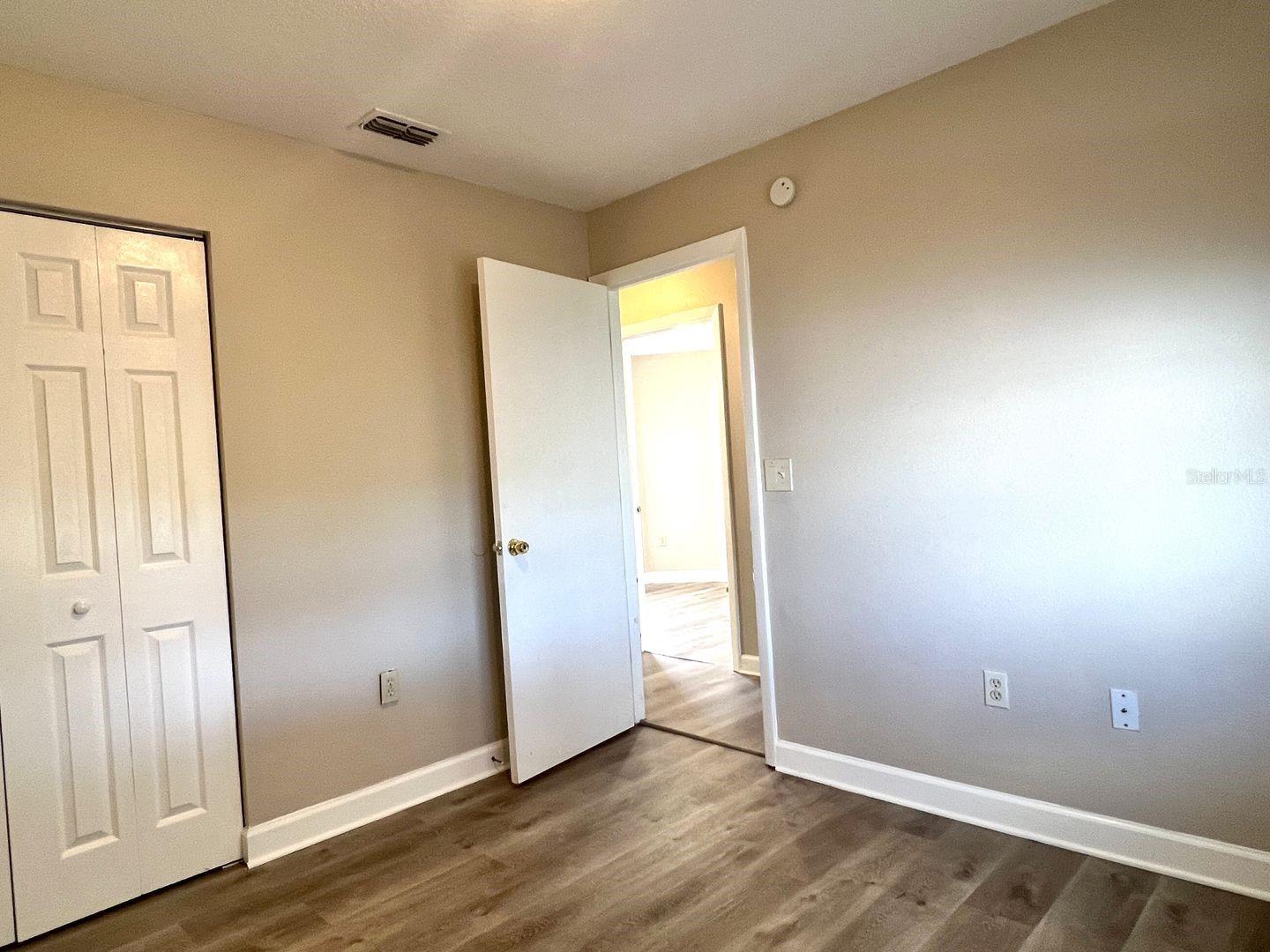 Image 11 of 23 For 1413 Thistledown Drive