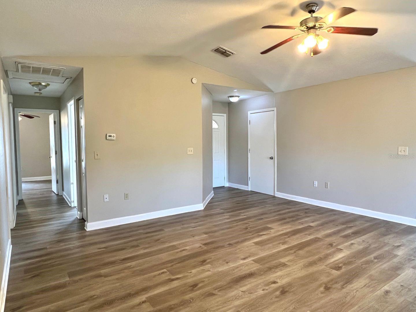 Image 19 of 23 For 1413 Thistledown Drive