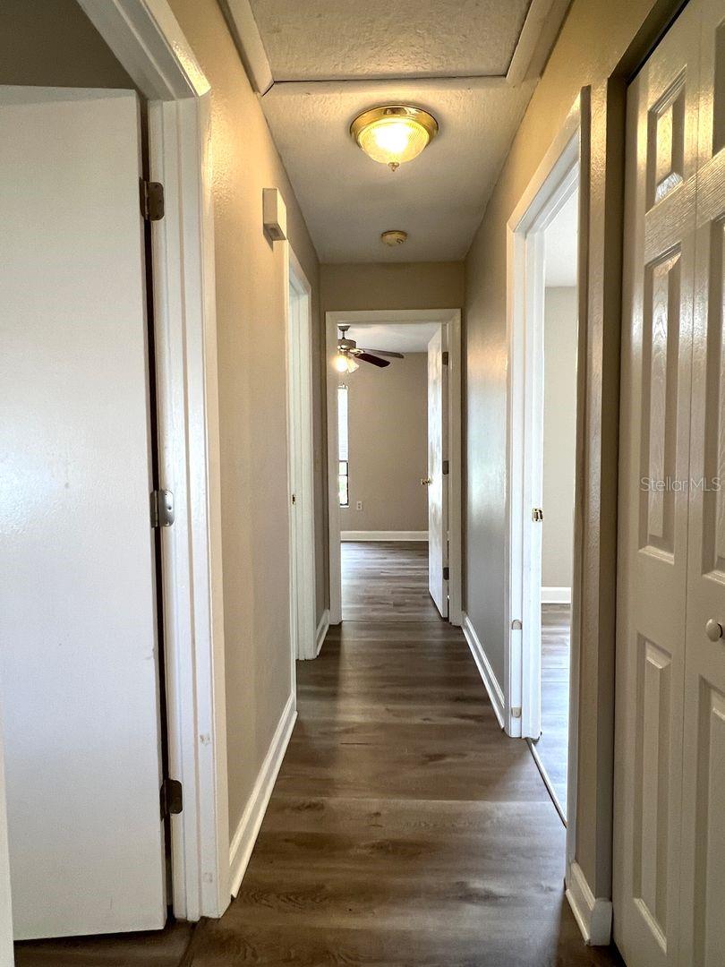 Image 9 of 23 For 1413 Thistledown Drive