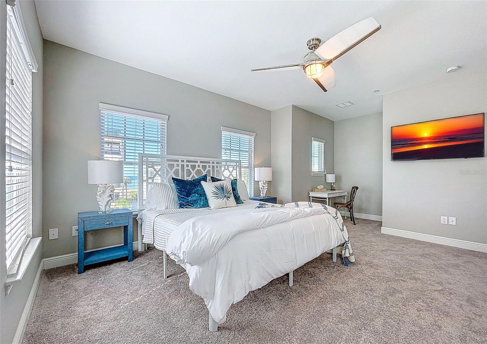 Image 32 of 84 For 19915 Gulf Blvd  101