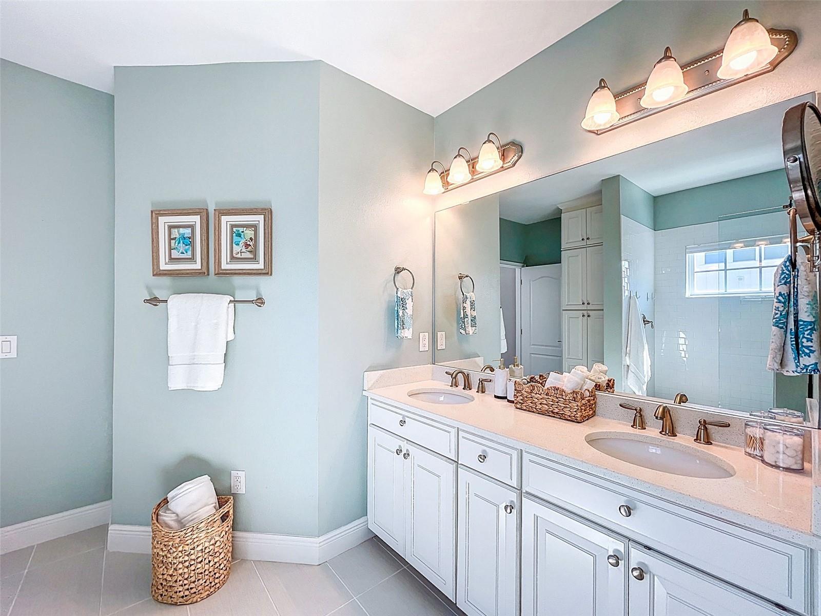 Image 37 of 84 For 19915 Gulf Blvd  101