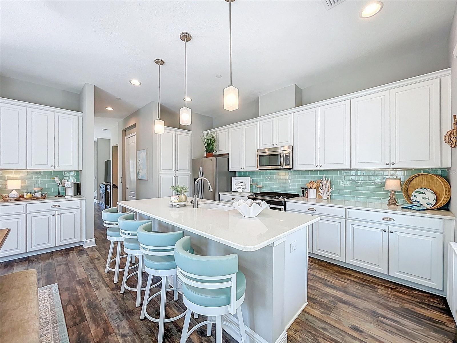 Image 4 of 84 For 19915 Gulf Blvd  101