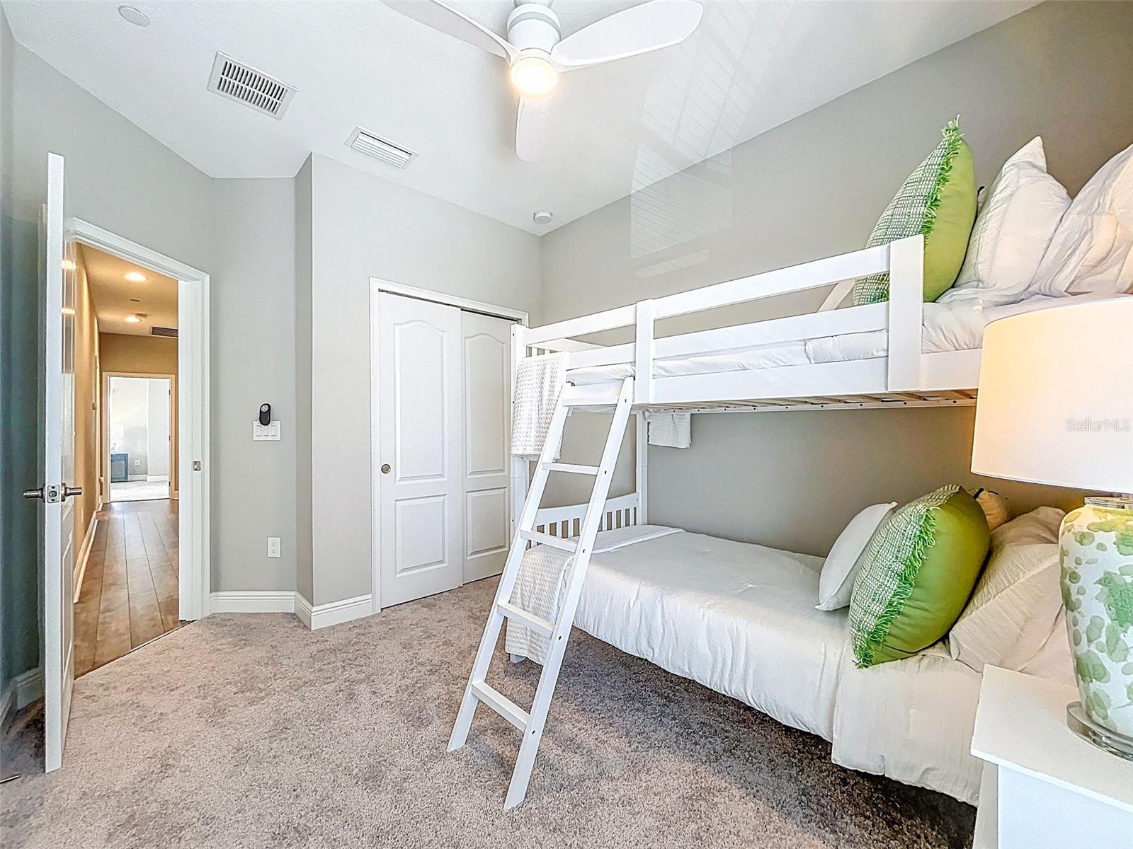 Image 43 of 84 For 19915 Gulf Blvd  101