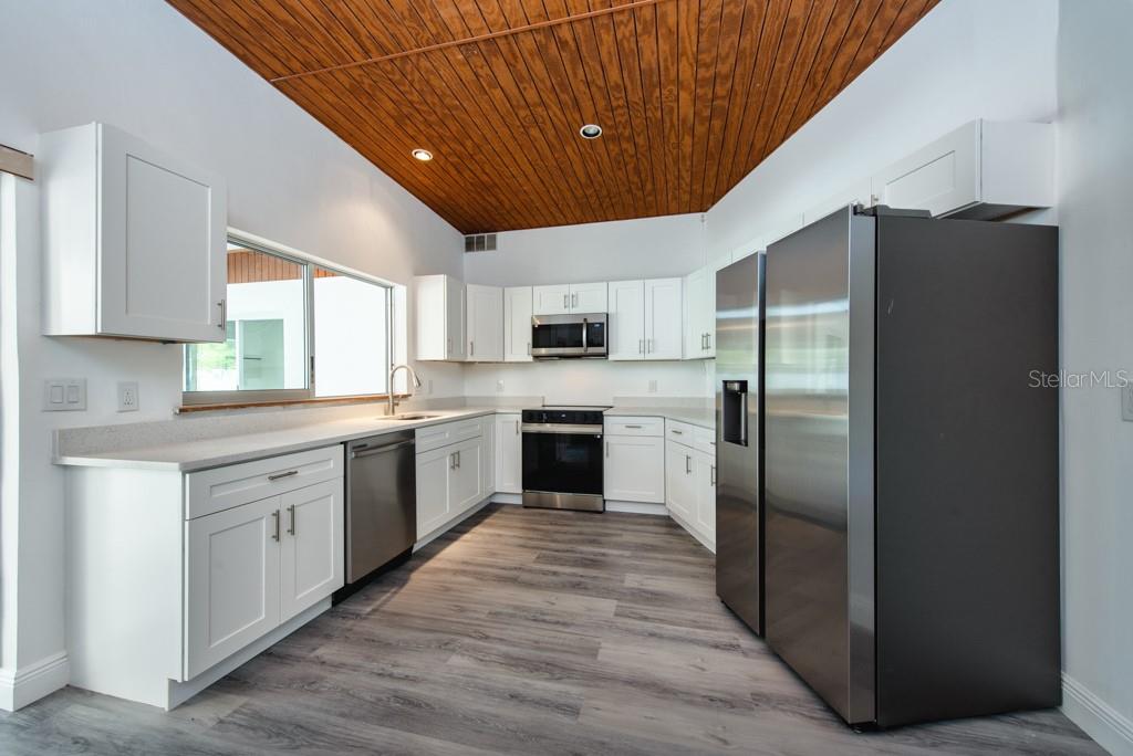 Image 10 of 47 For 6964 Grande Vista Way S