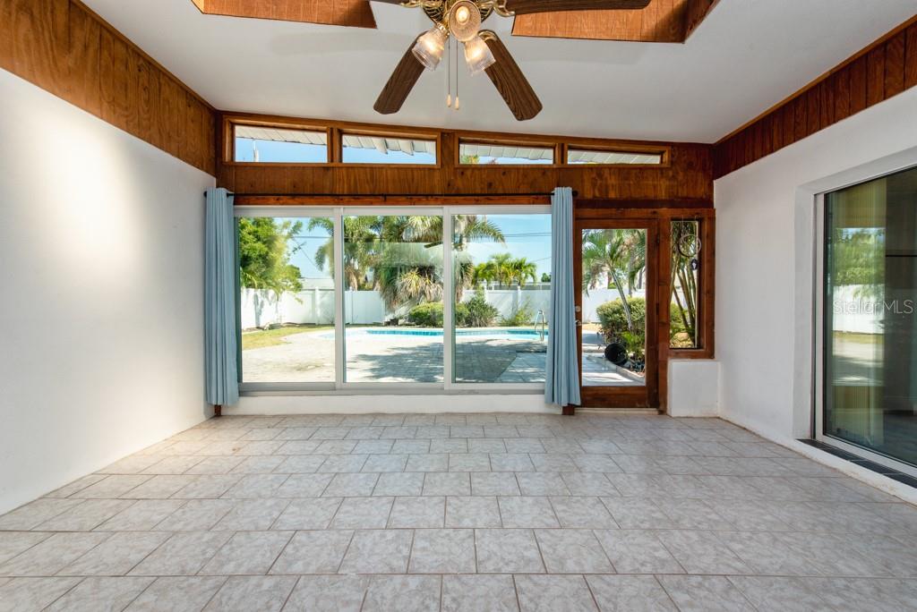 Image 13 of 47 For 6964 Grande Vista Way S