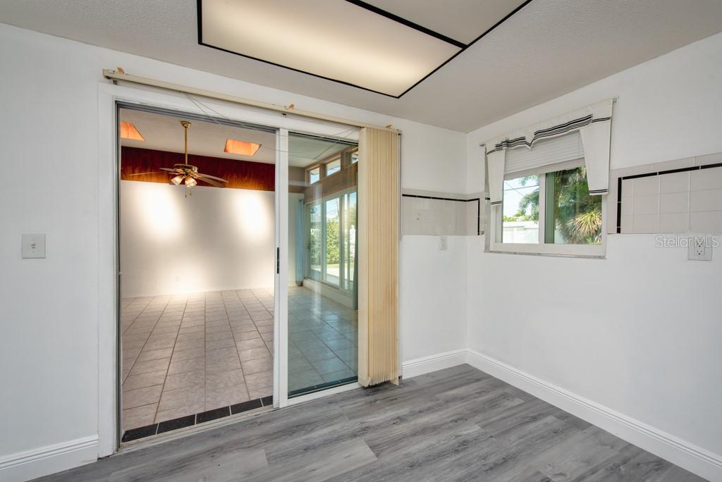 Image 19 of 47 For 6964 Grande Vista Way S