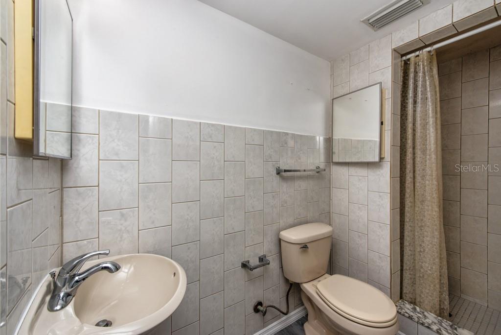 Image 20 of 47 For 6964 Grande Vista Way S