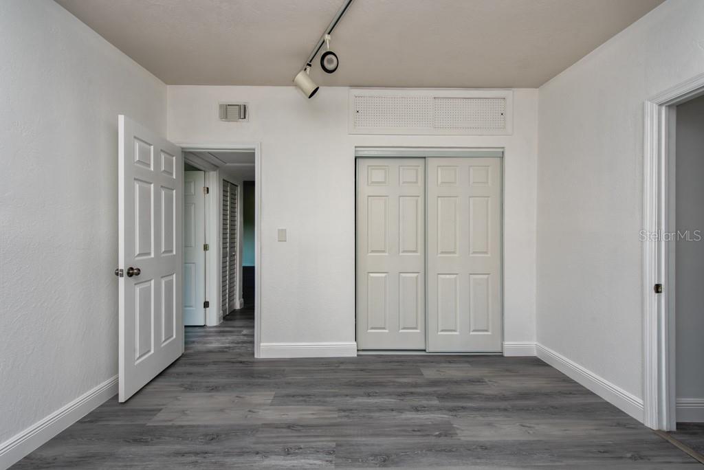 Image 22 of 47 For 6964 Grande Vista Way S