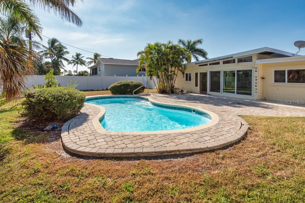 Image 3 of 47 For 6964 Grande Vista Way S