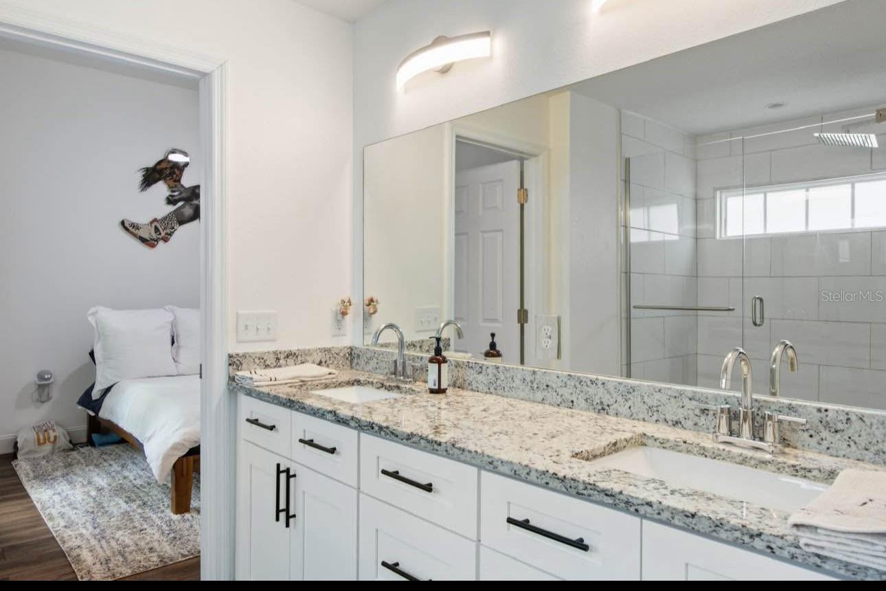 Image 9 of 29 For 2330 Saint Louis Street