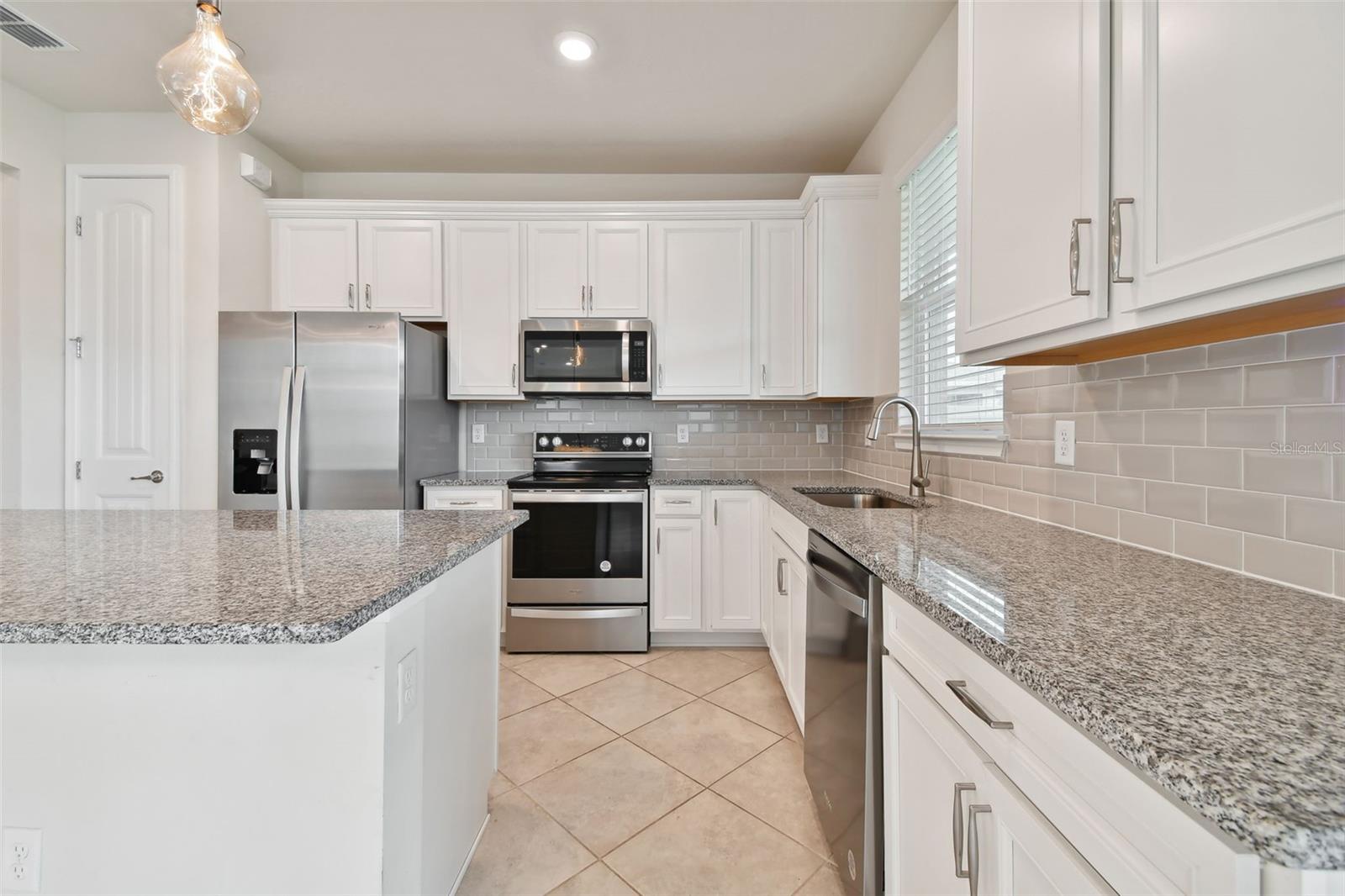 Image 13 of 95 For 10050 Brown Burrow Street