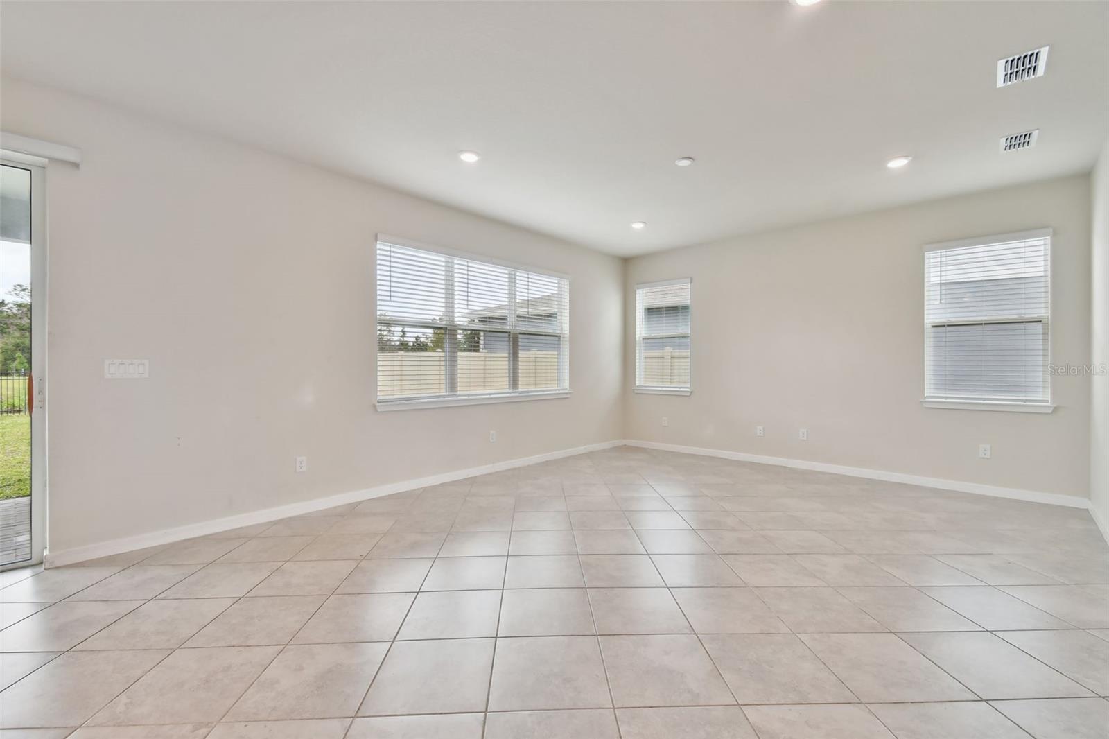 Image 16 of 95 For 10050 Brown Burrow Street