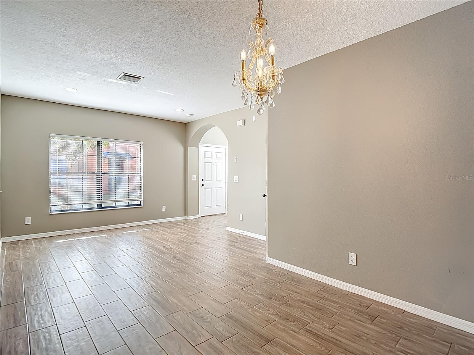 Image 13 of 45 For 1046 Tullamore Drive