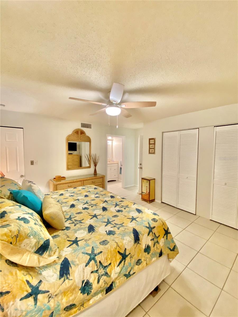 Image 21 of 27 For 8470 Gulf Boulevard 304