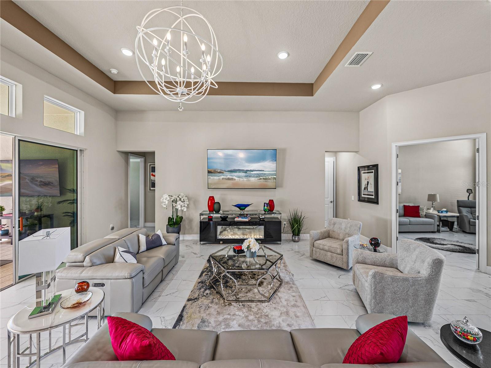 Image 13 of 84 For 13922 Carryback Drive