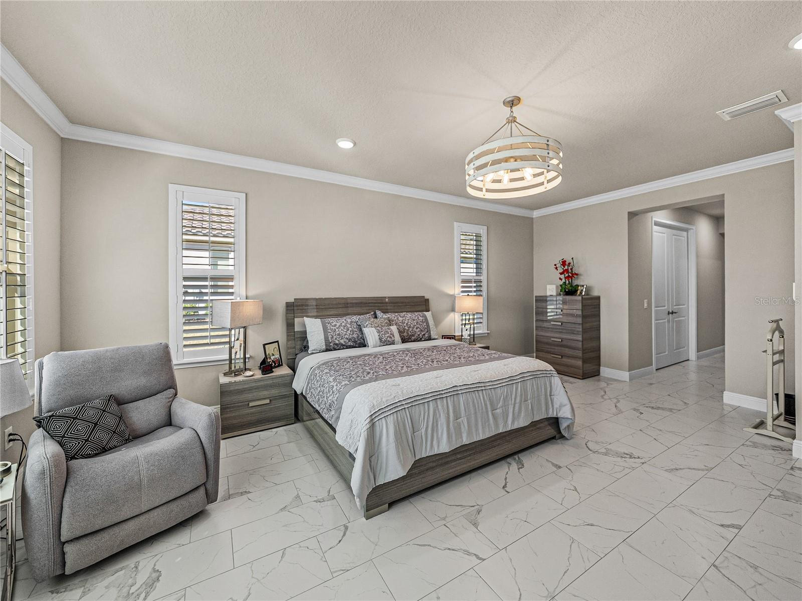 Image 39 of 84 For 13922 Carryback Drive