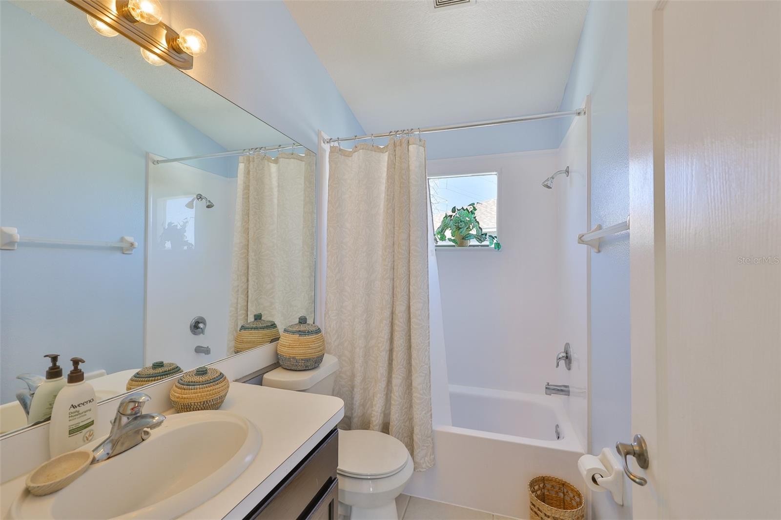 Image 26 of 36 For 7902 Carriage Pointe Drive