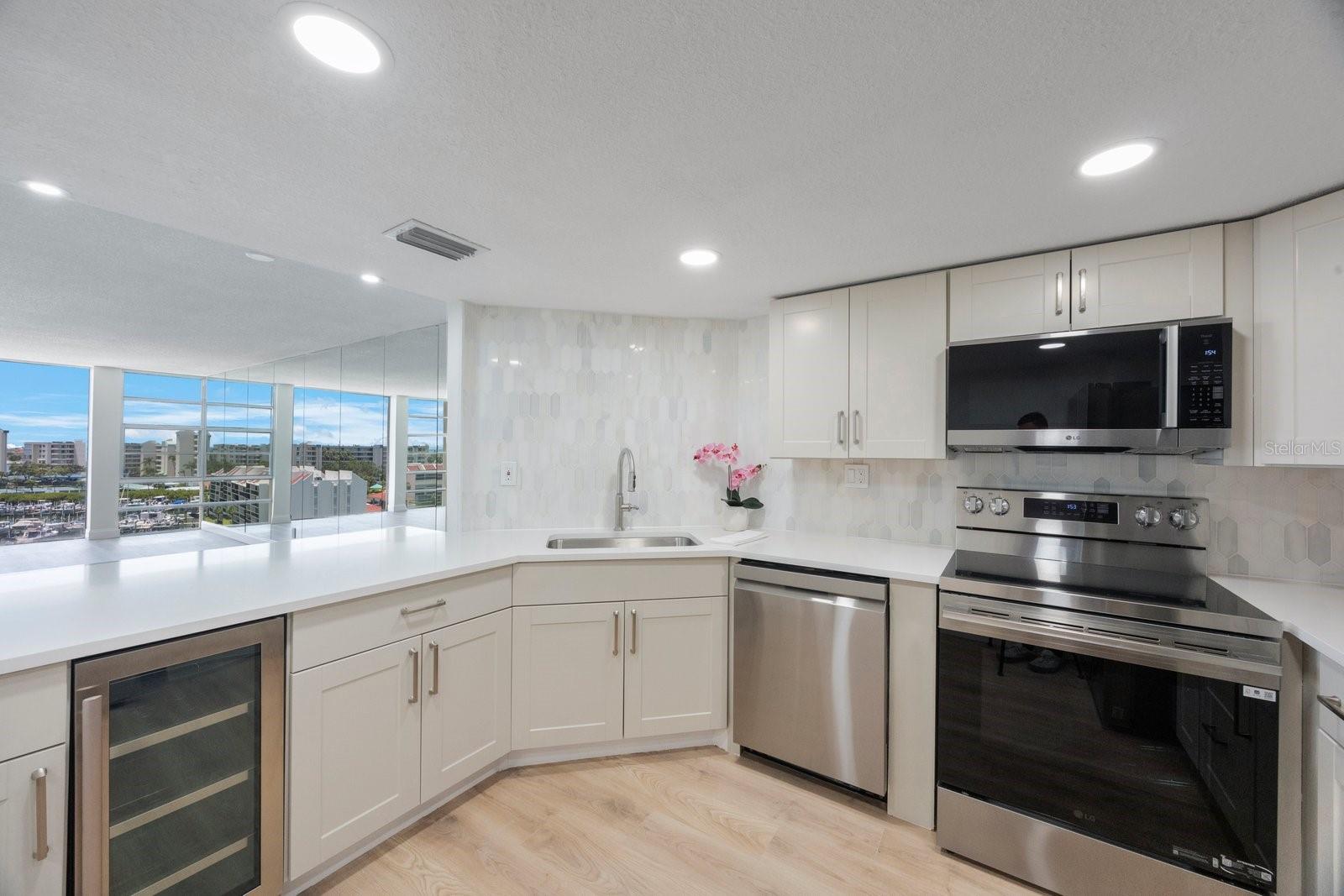 Image 12 of 38 For 7400 Sun Island Drive S 806