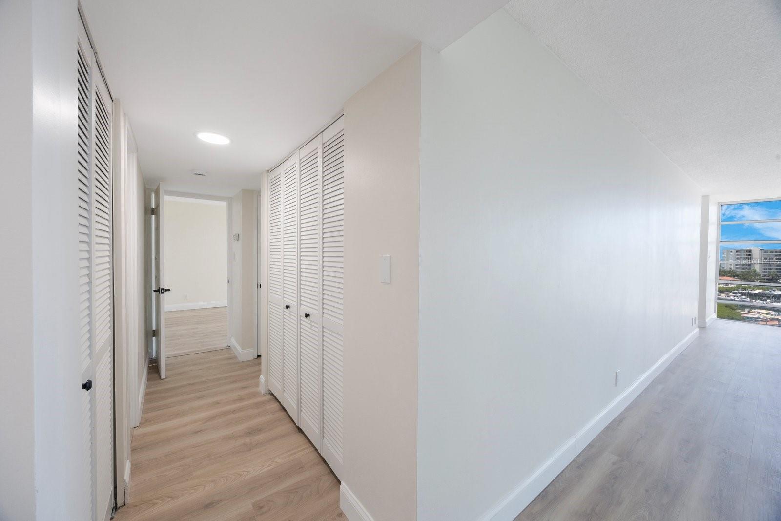 Image 15 of 38 For 7400 Sun Island Drive S 806