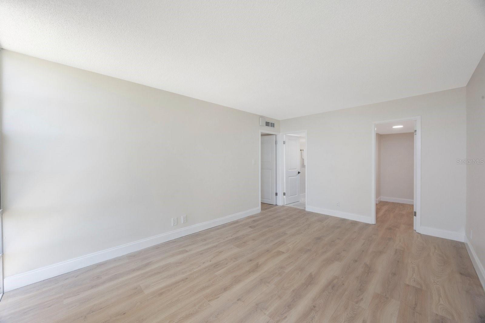 Image 24 of 38 For 7400 Sun Island Drive S 806