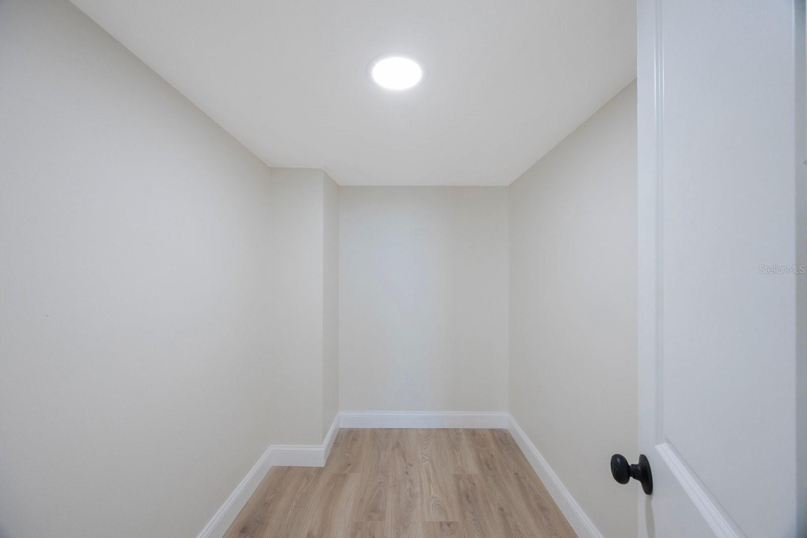 Image 27 of 38 For 7400 Sun Island Drive S 806