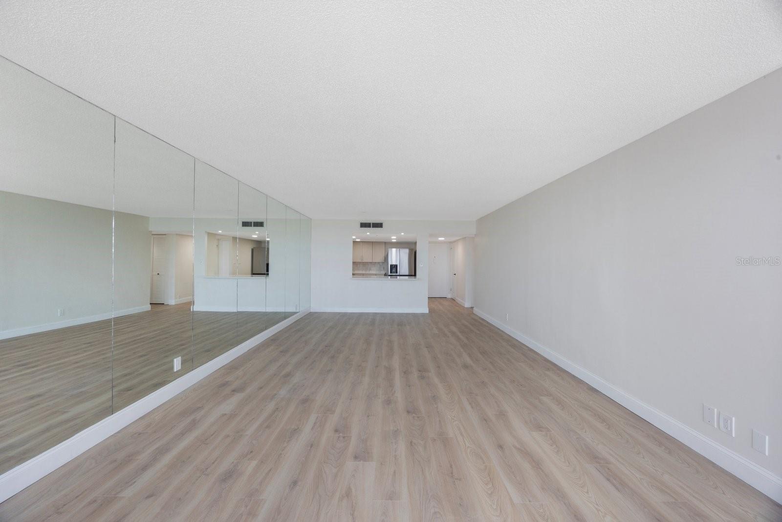 Image 6 of 38 For 7400 Sun Island Drive S 806