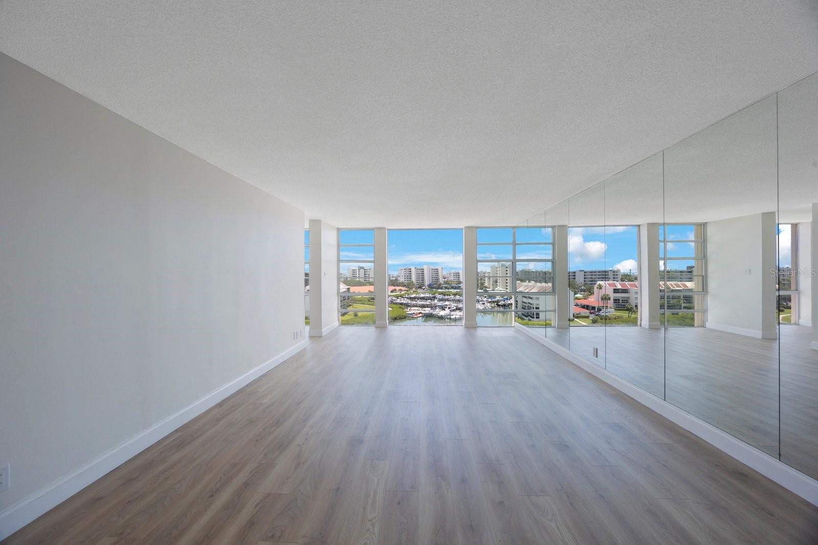 Image 7 of 38 For 7400 Sun Island Drive S 806