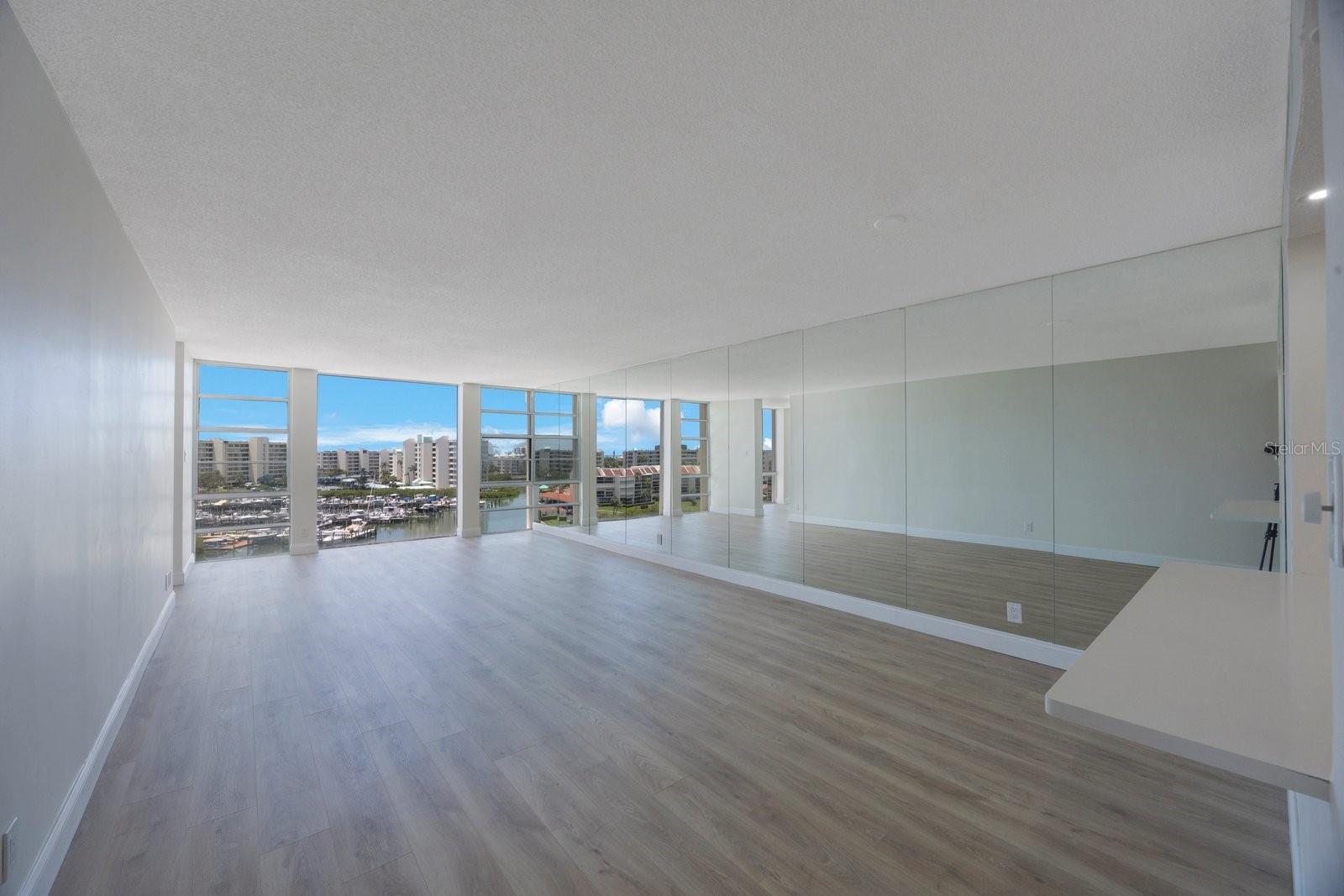 Image 8 of 38 For 7400 Sun Island Drive S 806