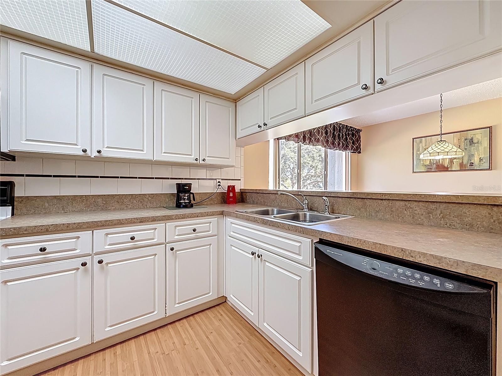 Image 10 of 36 For 510 Windrush Bay Drive