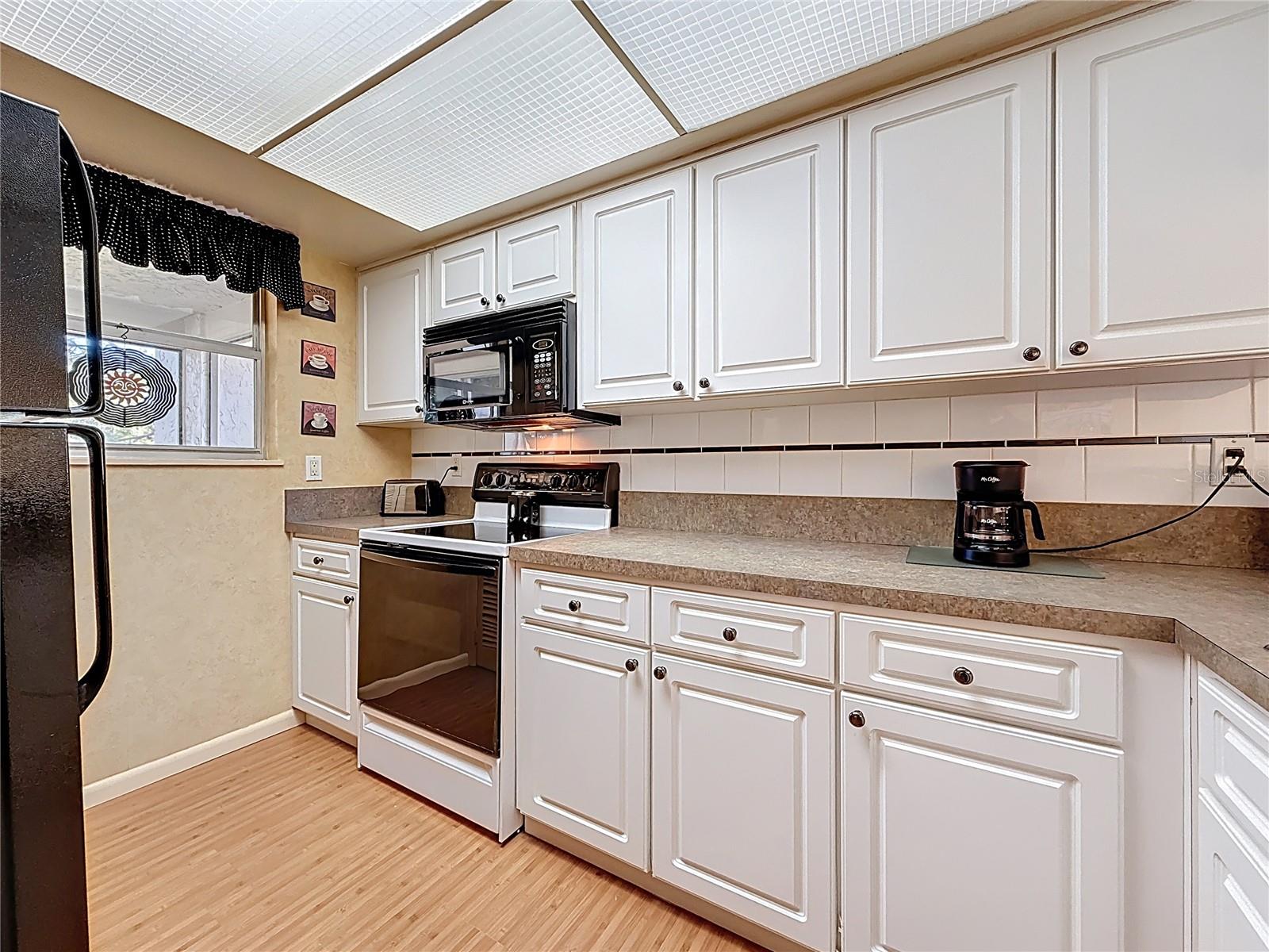 Image 11 of 36 For 510 Windrush Bay Drive