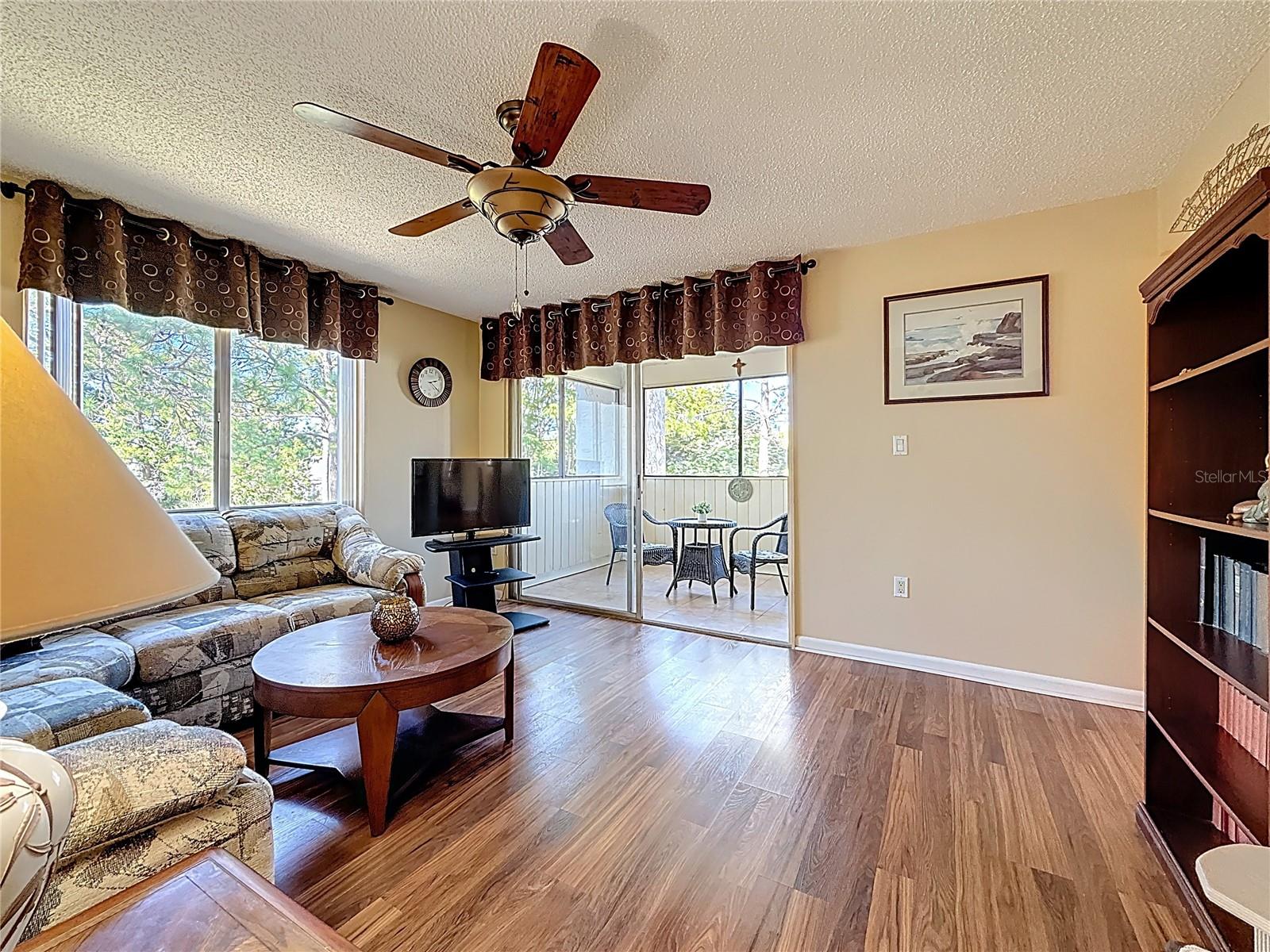 Image 7 of 36 For 510 Windrush Bay Drive