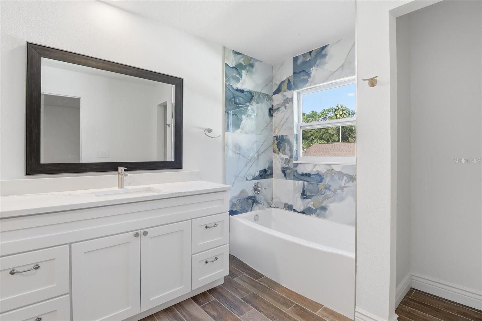 Listing photo id 10 for 4349 Culver Terrace