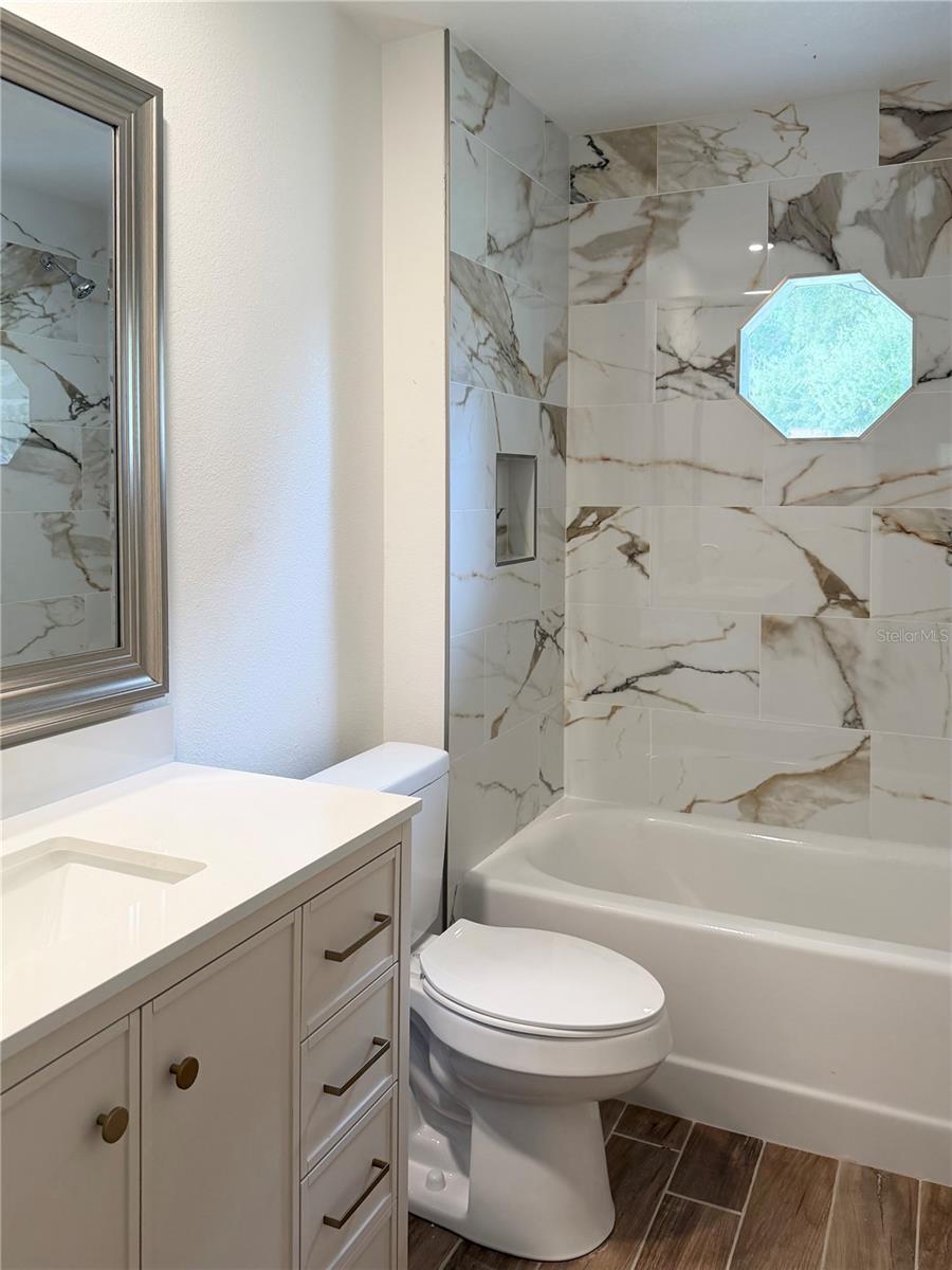 Listing photo id 16 for 4349 Culver Terrace