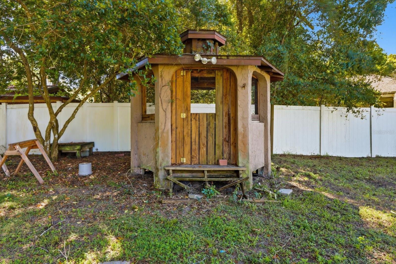 Listing photo id 32 for 4349 Culver Terrace