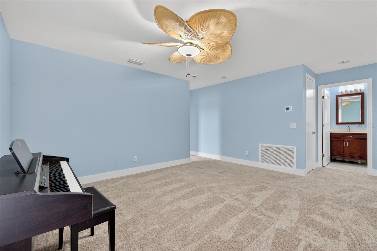 Image 44 of 67 For 7152 Chatum Light Run