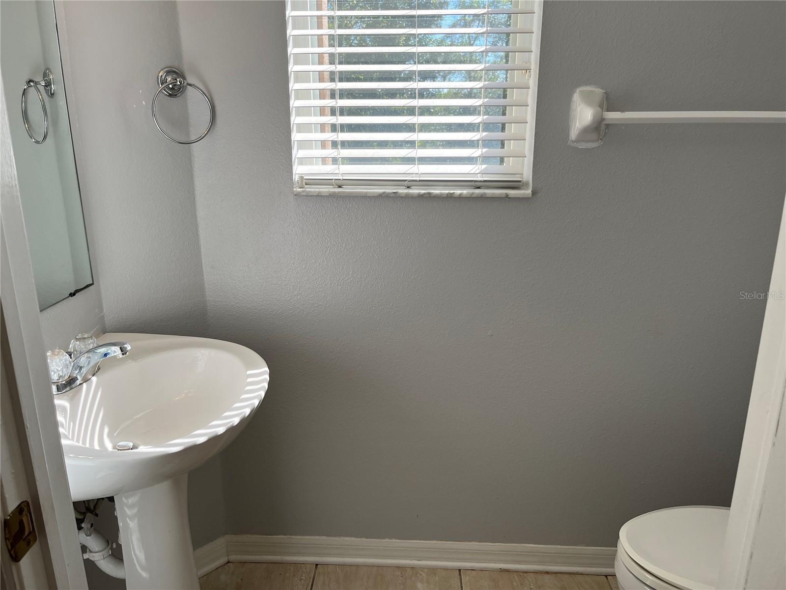 Image 11 of 33 For 17930 Cunningham Court