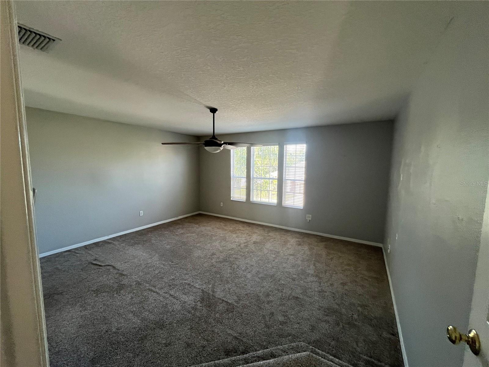 Image 15 of 33 For 17930 Cunningham Court