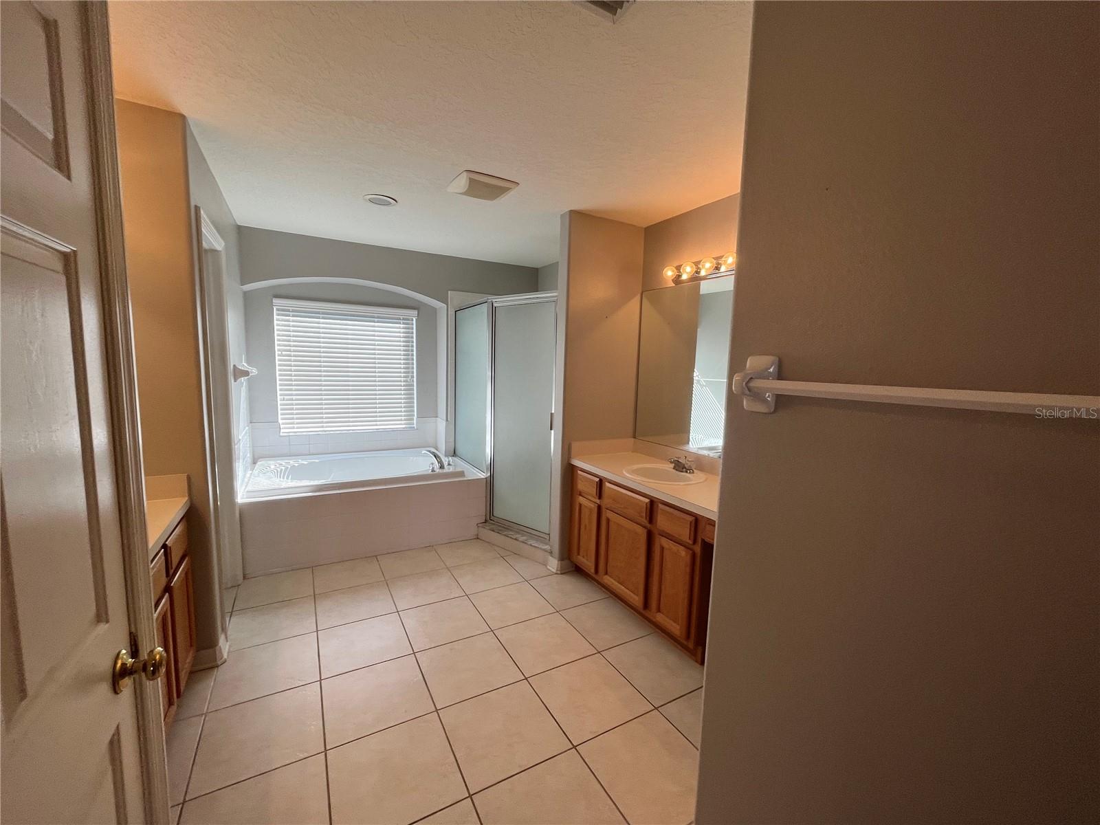 Image 18 of 33 For 17930 Cunningham Court