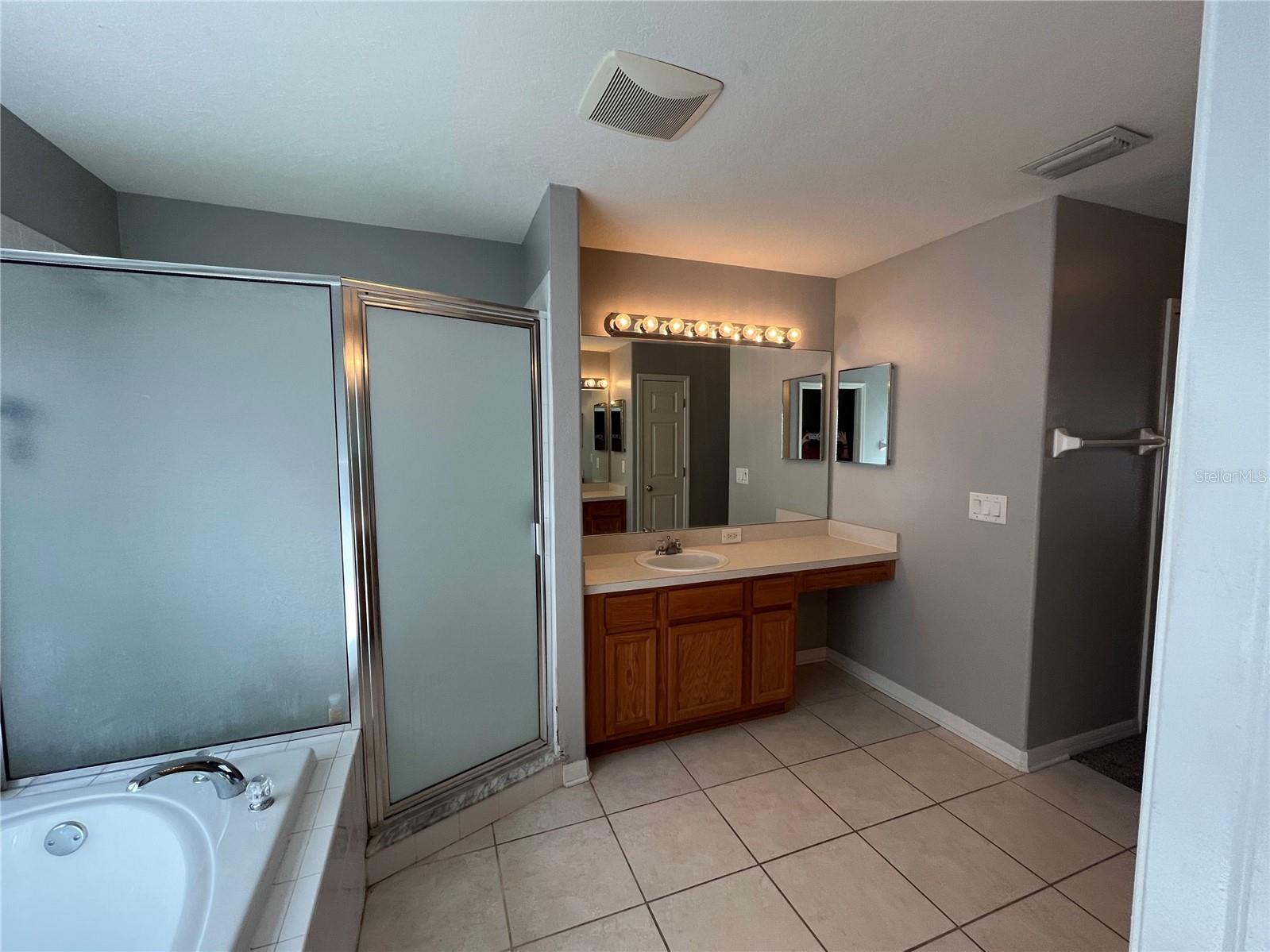 Image 21 of 33 For 17930 Cunningham Court