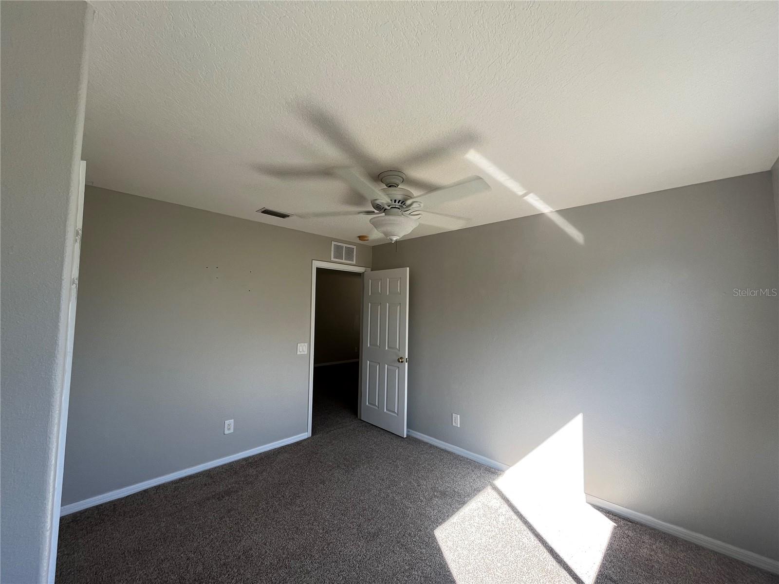 Image 23 of 33 For 17930 Cunningham Court